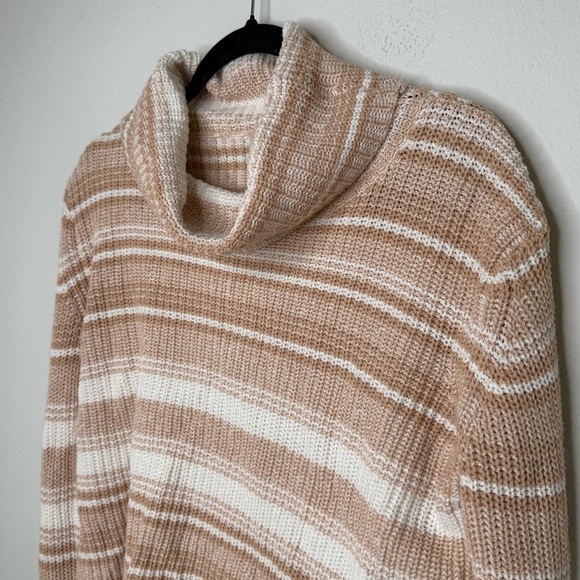 Urban Outfitters Long Sleeve Cowl Neck Striped Tan and White Cropped Sweater M - Picture 5 of 10